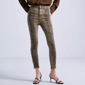 🌸NWT🌸 Zara Snakeskin printed pants